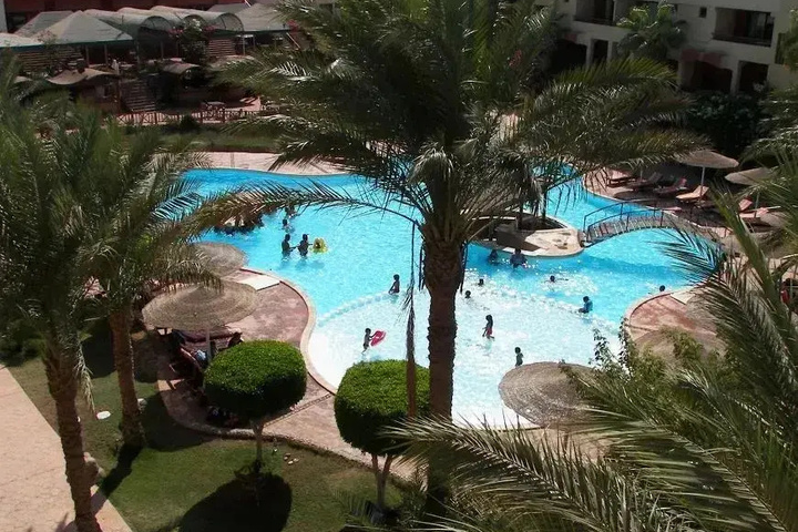 Pool 8 of 16