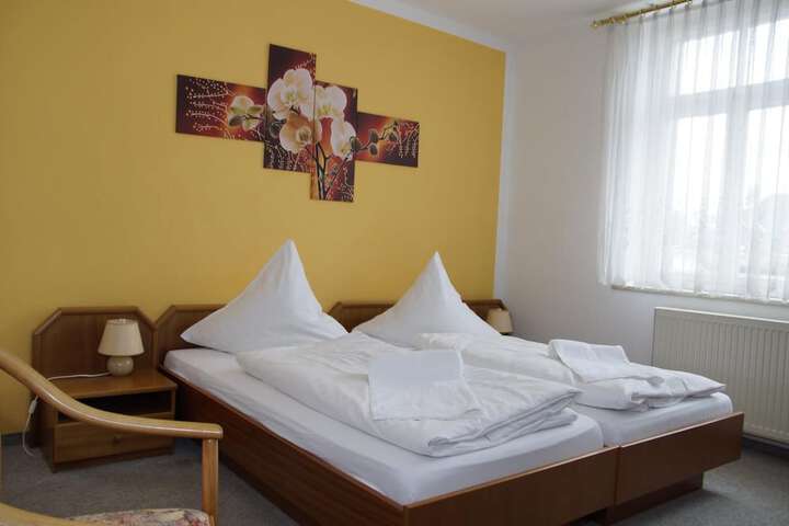 Room 13 of 39
