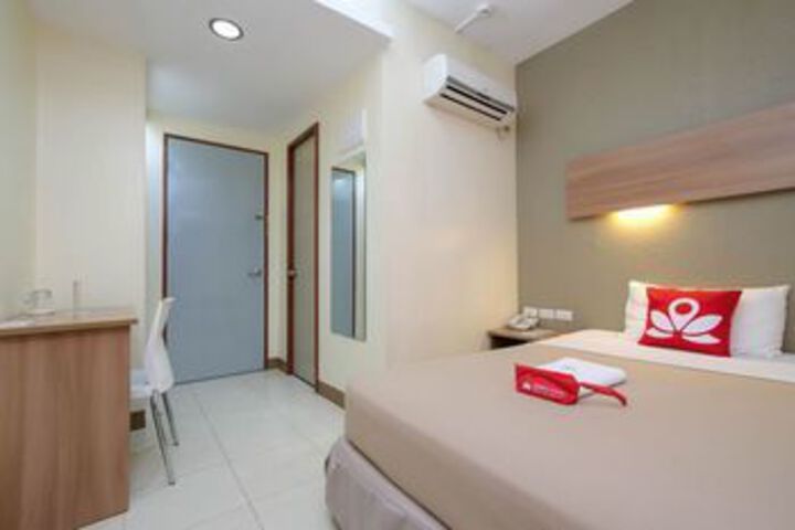Room 12 of 21