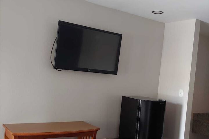Standard Room, King or Two Doubles (2 of 5)