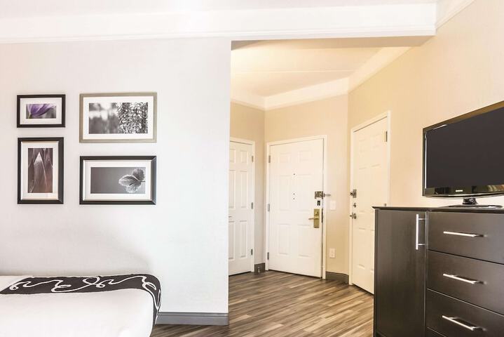 Deluxe 2 Double Beds (8 of 14)
