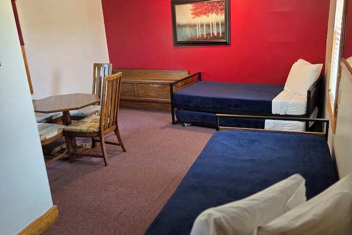 Room 13 of 69