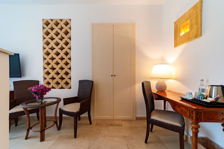 Room 73 of 249
