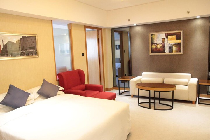 Room 17 of 42
