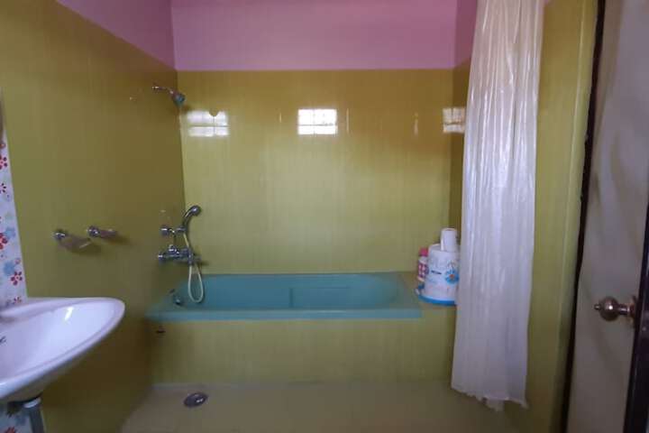Room 6 of 14