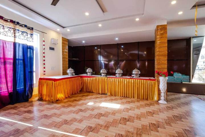 Ballroom/Hall 27 of 40