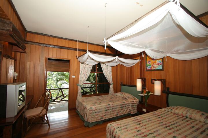 Room 10 of 122