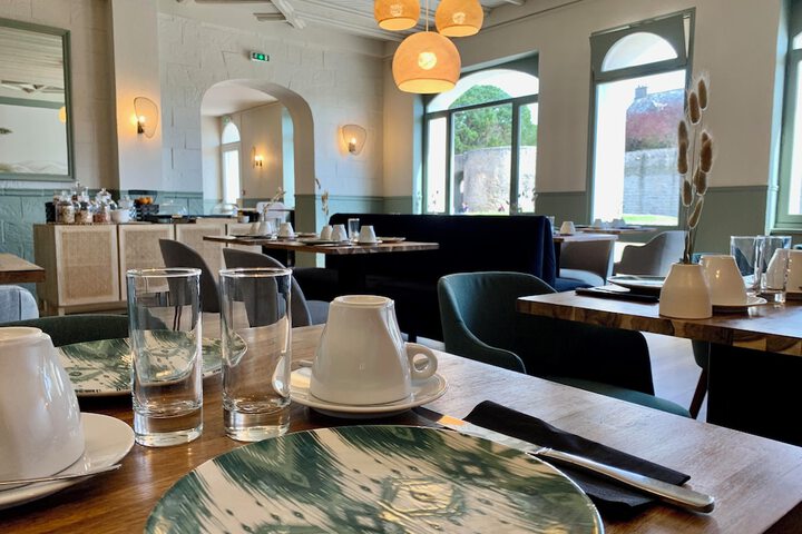 Dining 67 of 75