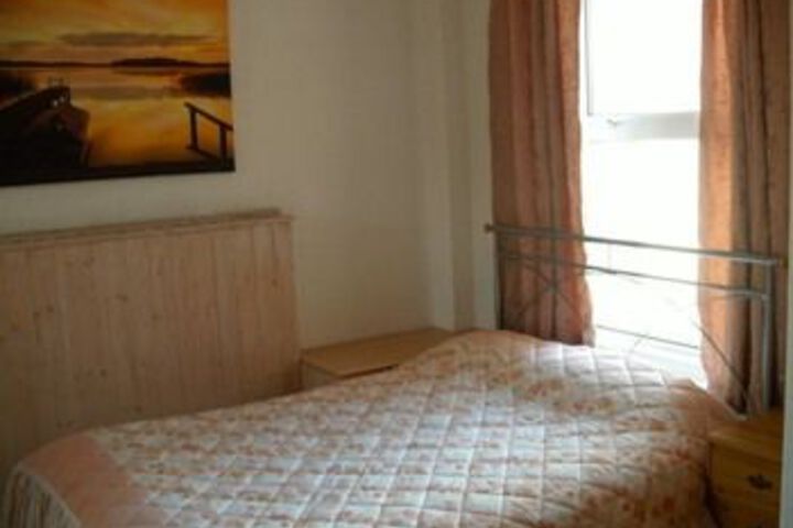 Room 10 of 29