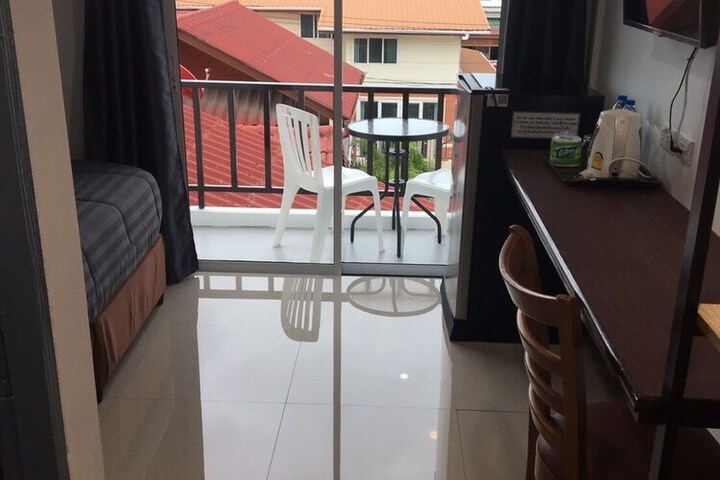 Room 8 of 52