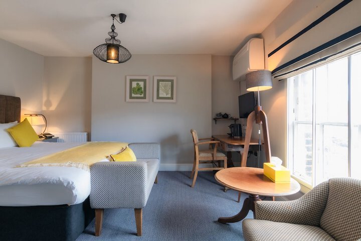 Room 14 of 32