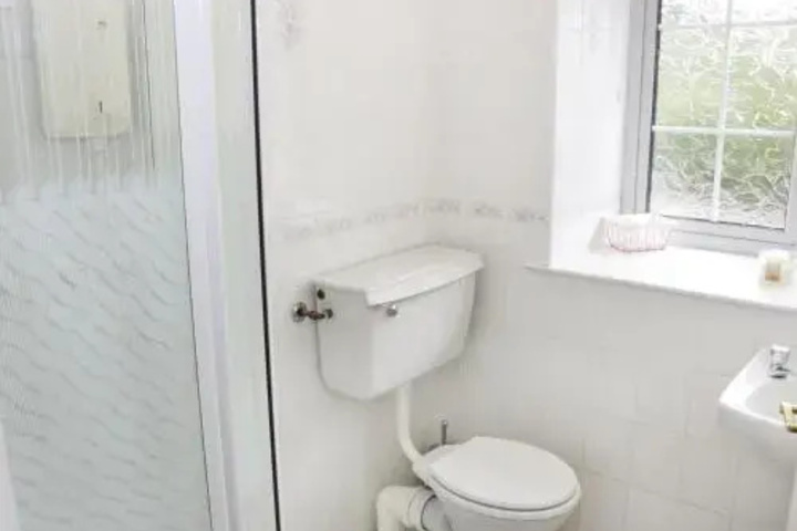 Room 8 of 14