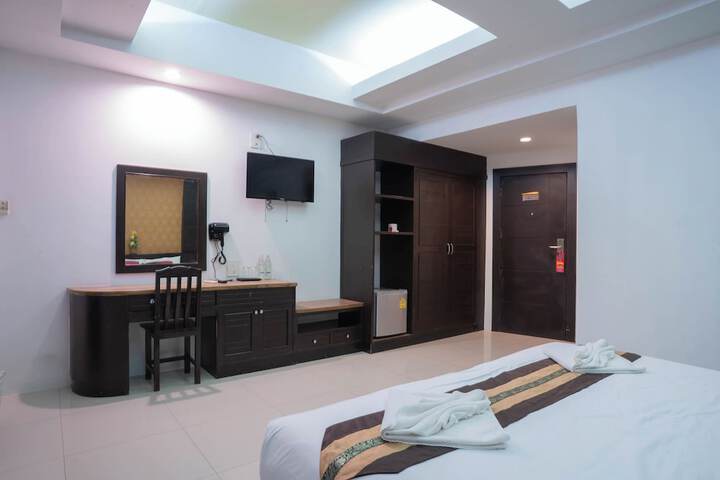 Room 28 of 48