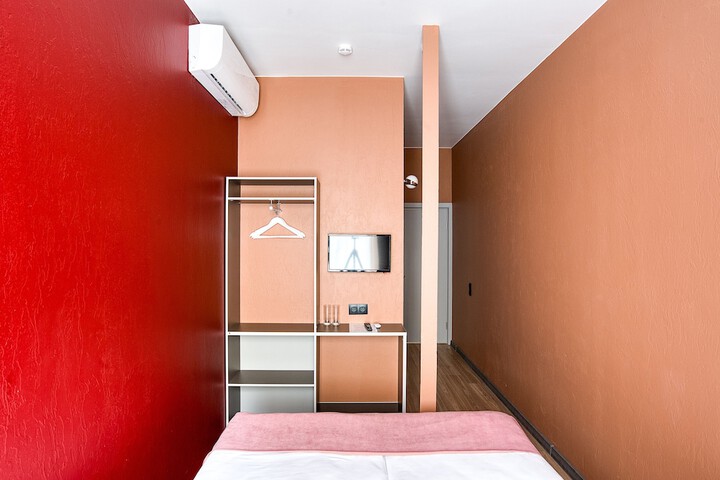 Room 18 of 43
