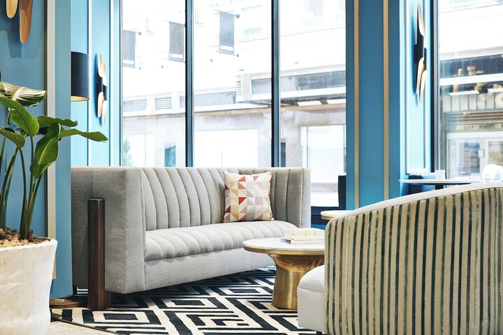 Lobby lounge