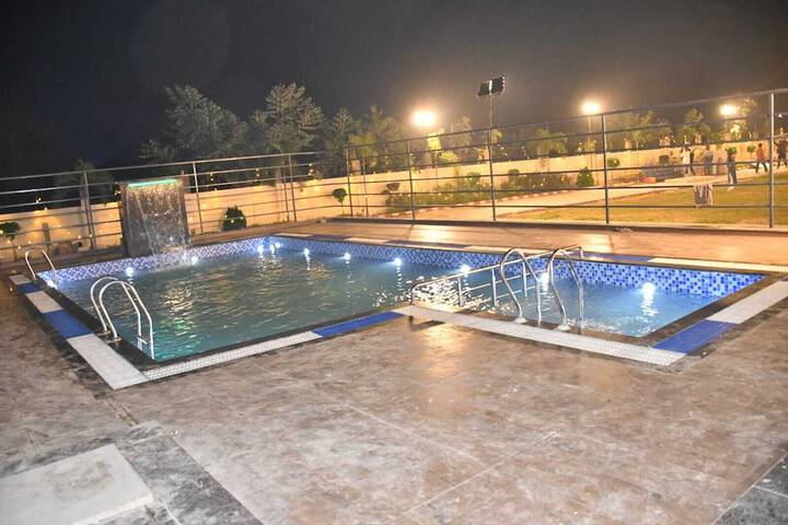 Pool 43 of 49