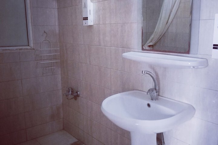 Room 23 of 35