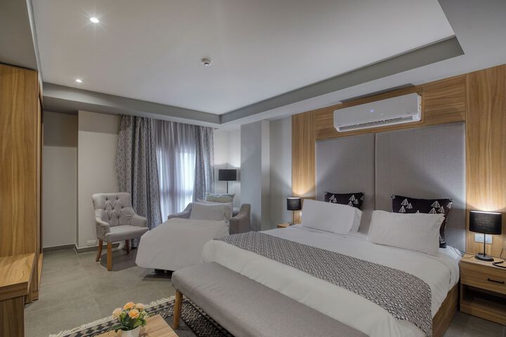 Room 27 of 71
