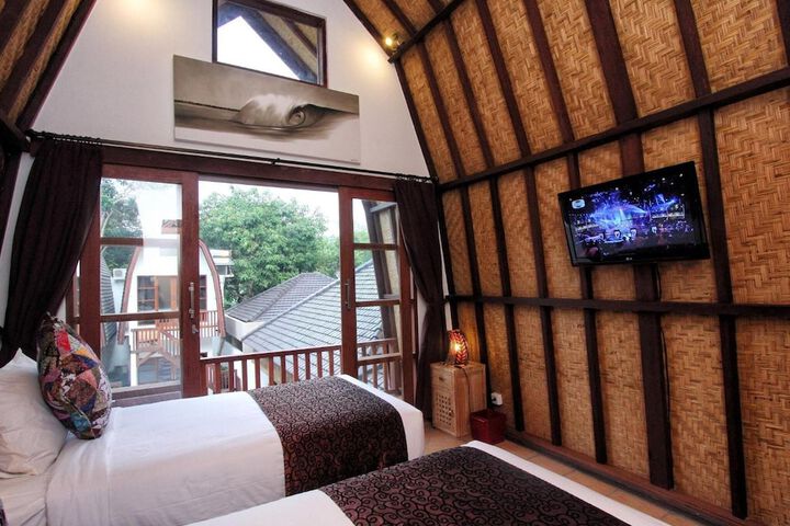 Room 6 of 44