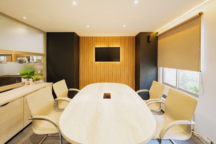 Business Center 94 of 117