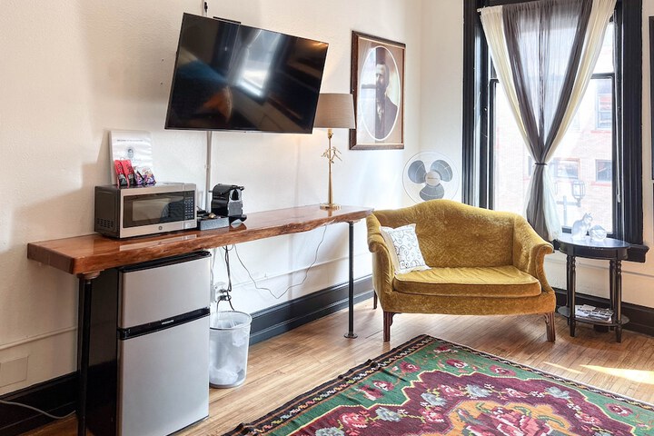 Room 51 of 139