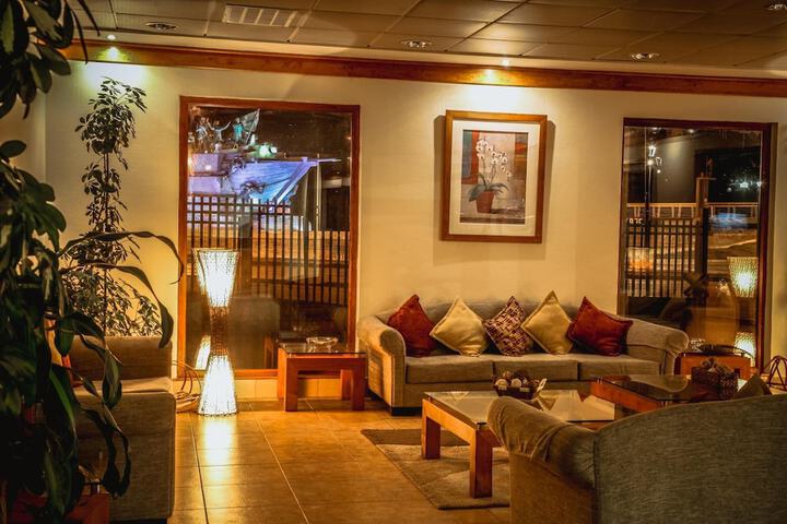 Entrance & Lobby