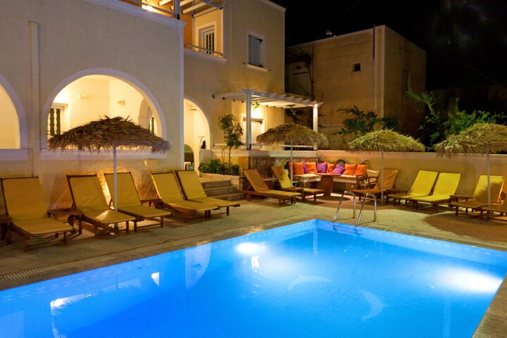 Hotel Pool