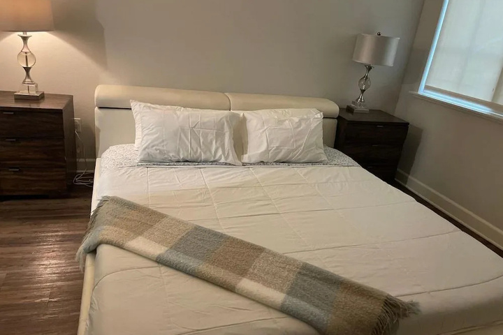Room 3 of 7