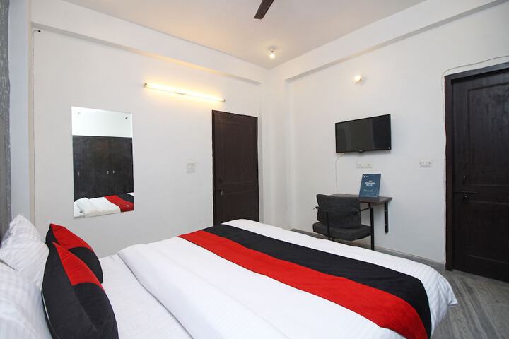 Room 3 of 3