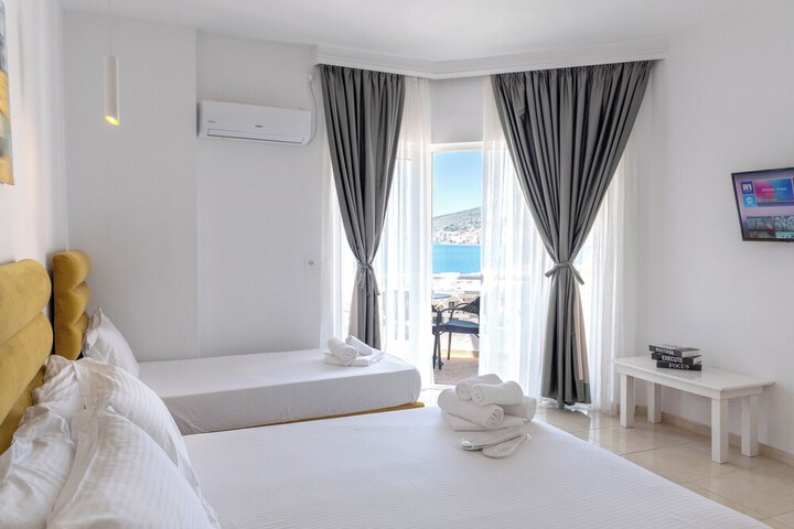 Room 73 of 297