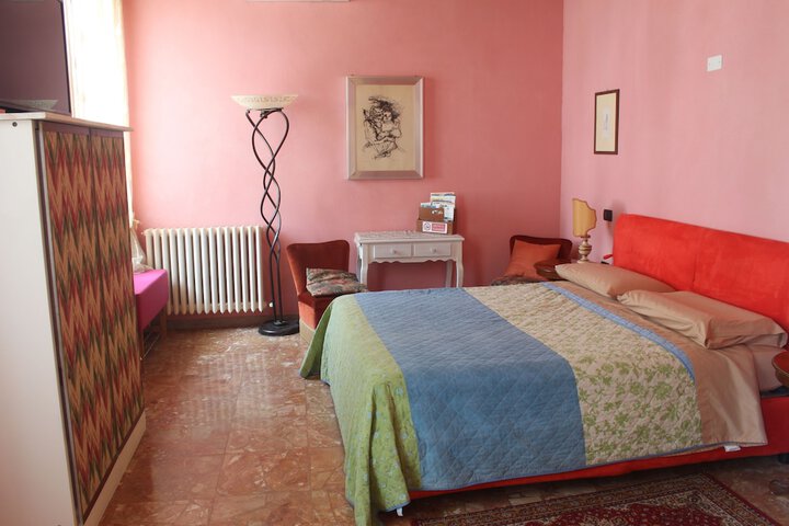 Room 7 of 31