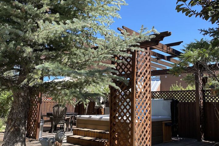 Hotel Exterior 80 of 100