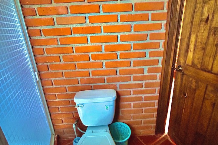 Room 140 of 193