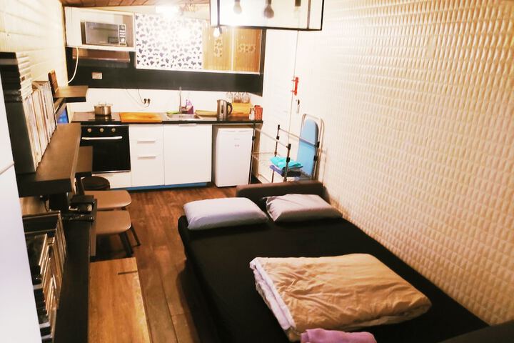 Room 2 of 53