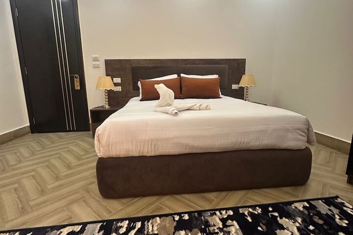 Room 8 of 38