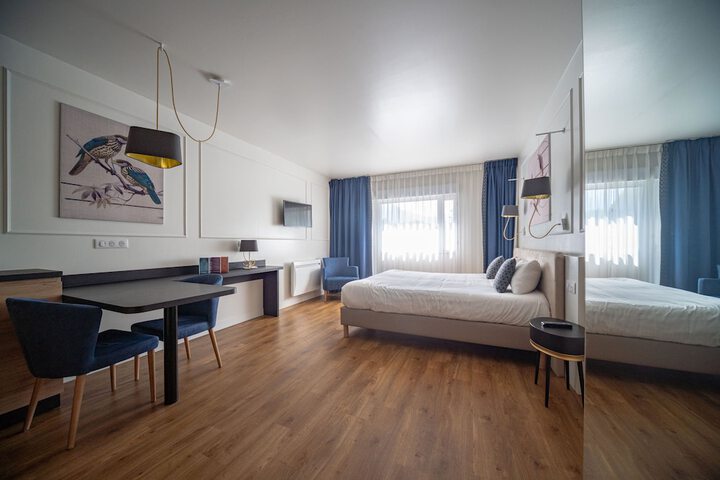Room 4 of 31