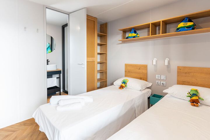 Room 20 of 97