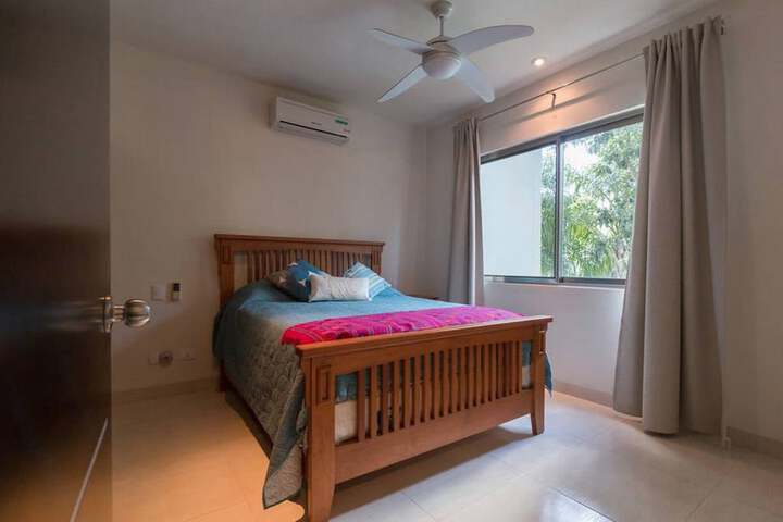 Room 3 of 34