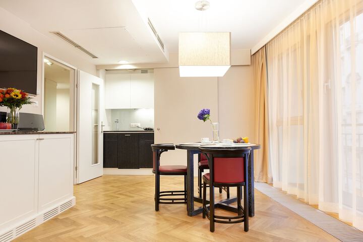 Room 21 of 63