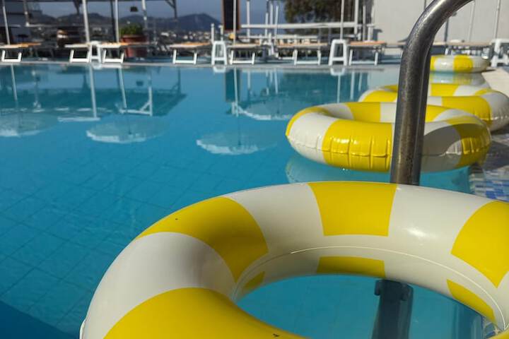 Pool 40 of 81