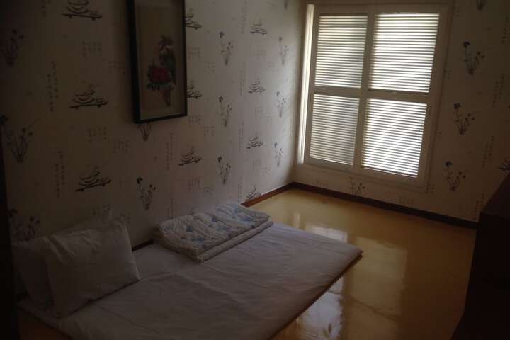 Room 13 of 50