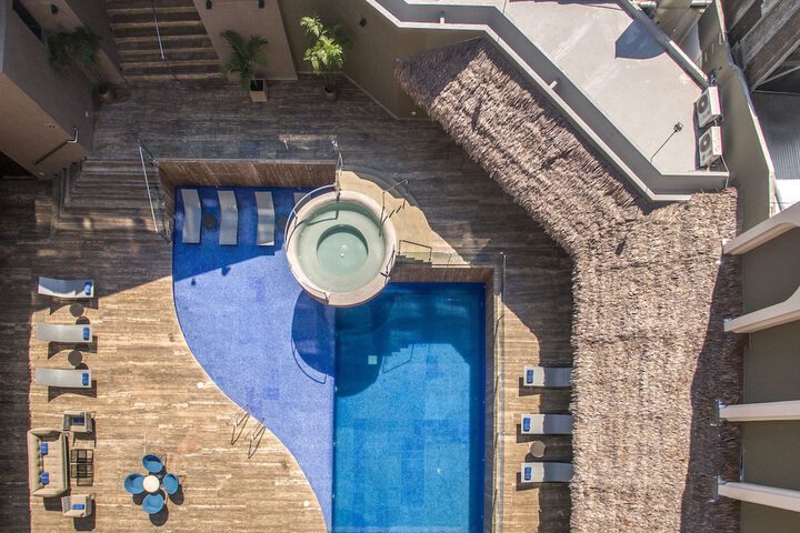 Pool 50 of 83