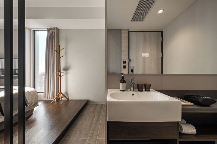 Room 18 of 36