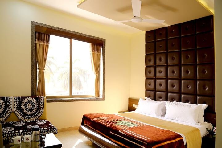 Room 5 of 14