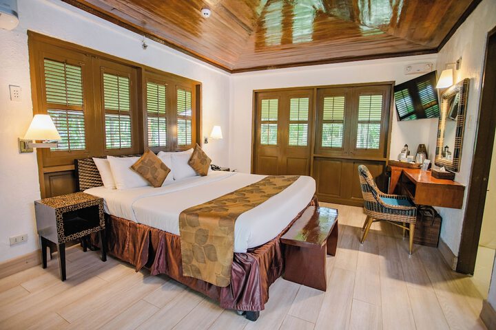 Room 4 of 83