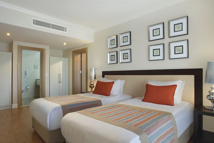 Room 9 of 113