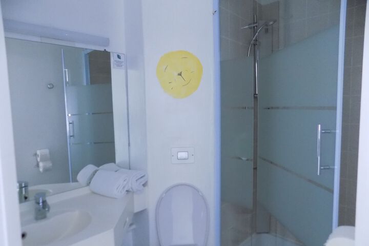 Room 44 of 73