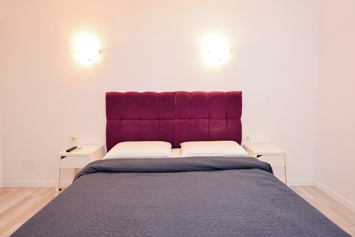 Room 3 of 35