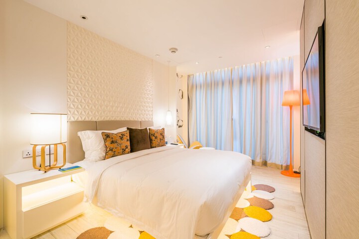 Room 35 of 68