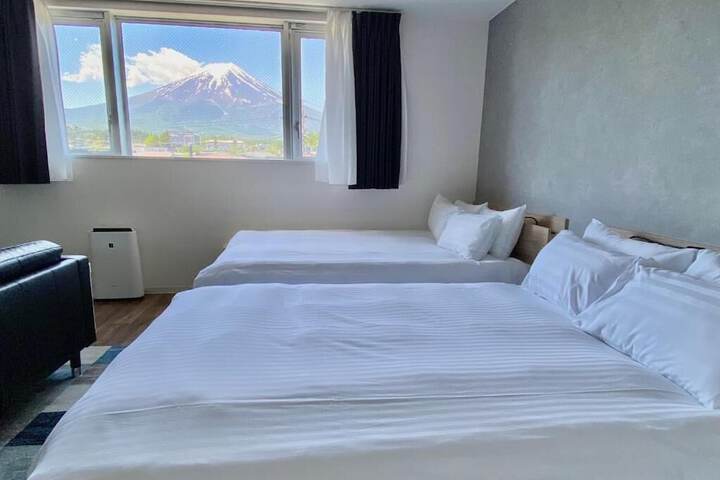 Room 10 of 51